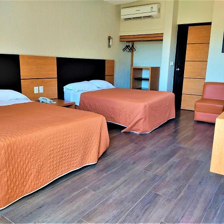 Hotel Oasis Heroica Caborca Екстериор снимка