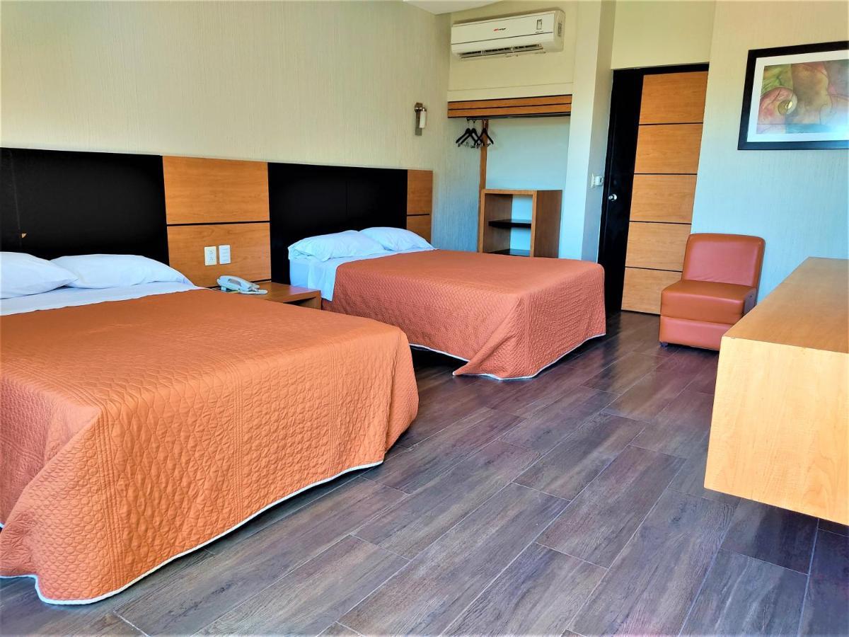 Hotel Oasis Heroica Caborca Екстериор снимка