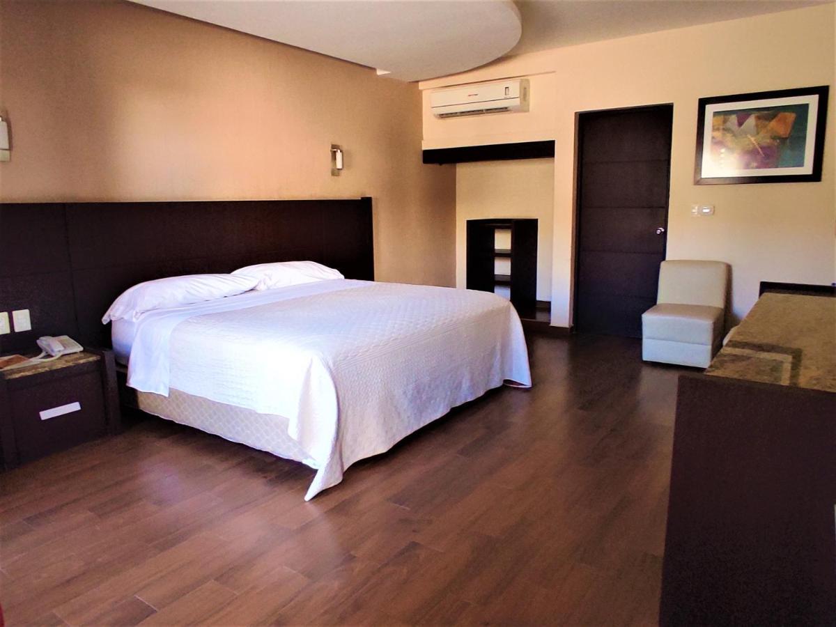 Hotel Oasis Heroica Caborca Екстериор снимка