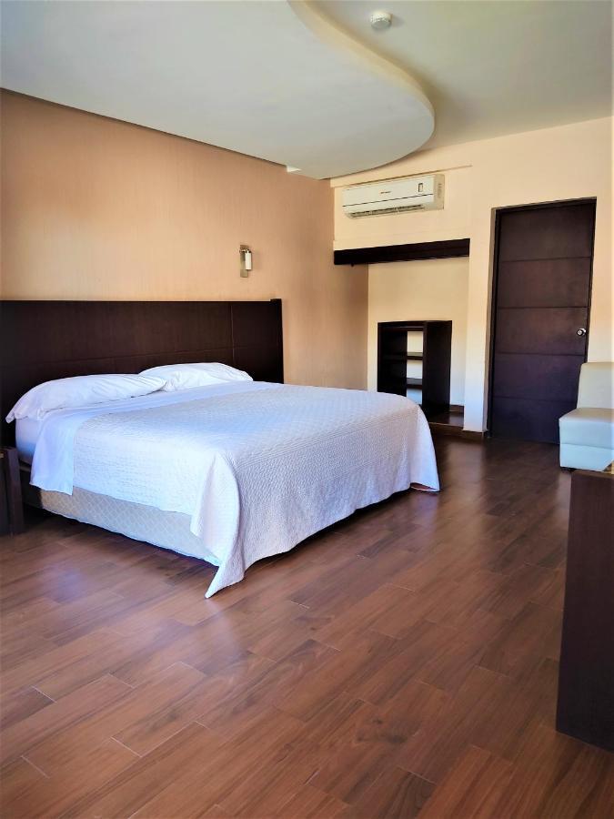 Hotel Oasis Heroica Caborca Екстериор снимка