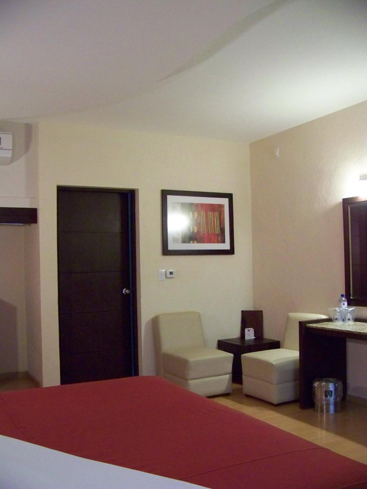 Hotel Oasis Heroica Caborca Екстериор снимка