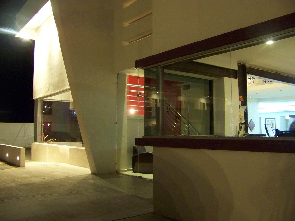 Hotel Oasis Heroica Caborca Екстериор снимка