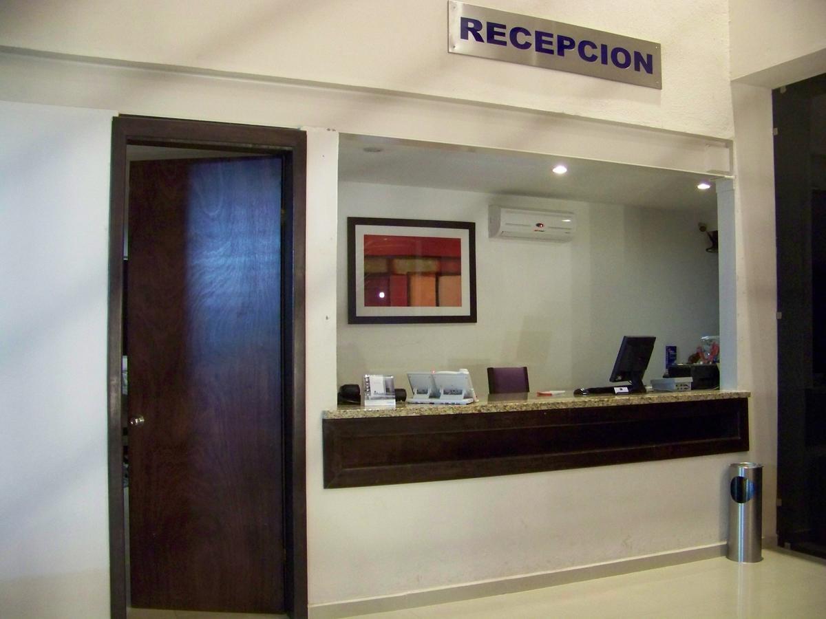 Hotel Oasis Heroica Caborca Екстериор снимка